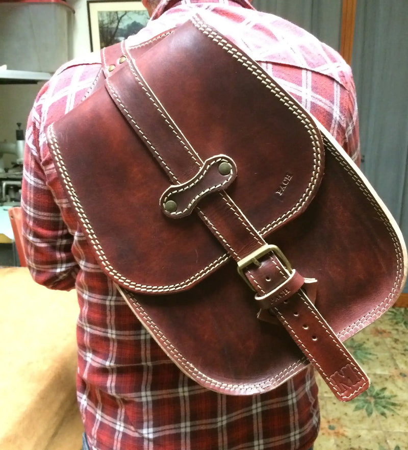 Marsupio zaino a tracolla per bikers indistruttibile, doppie cuciture e cuoio 4 mm.-MARRONE CHIARO