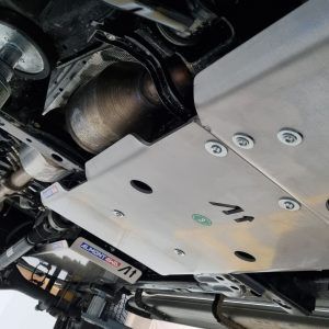 TOYOTA HILUX KUN SERIES REVO 2016> Piastra protezione cambio manuale/automatico + trasferimento