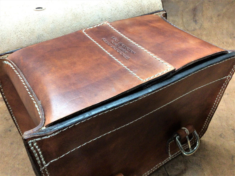 Borsa da viaggio in cuoio 3.5-4 mm. per portapacchi posteriore della tua Vespa e moto custom- NERO-