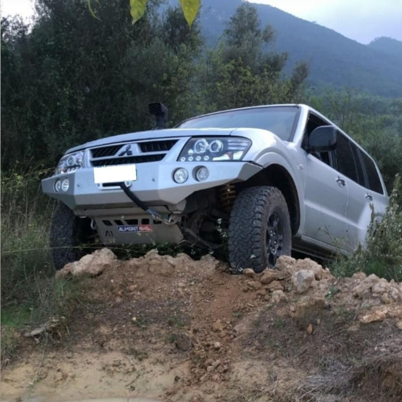 MITSUBISHI PAJERO V90-V97 2016-17 231-Piastra paramotore anteriore per radiatore/motore/sterzo