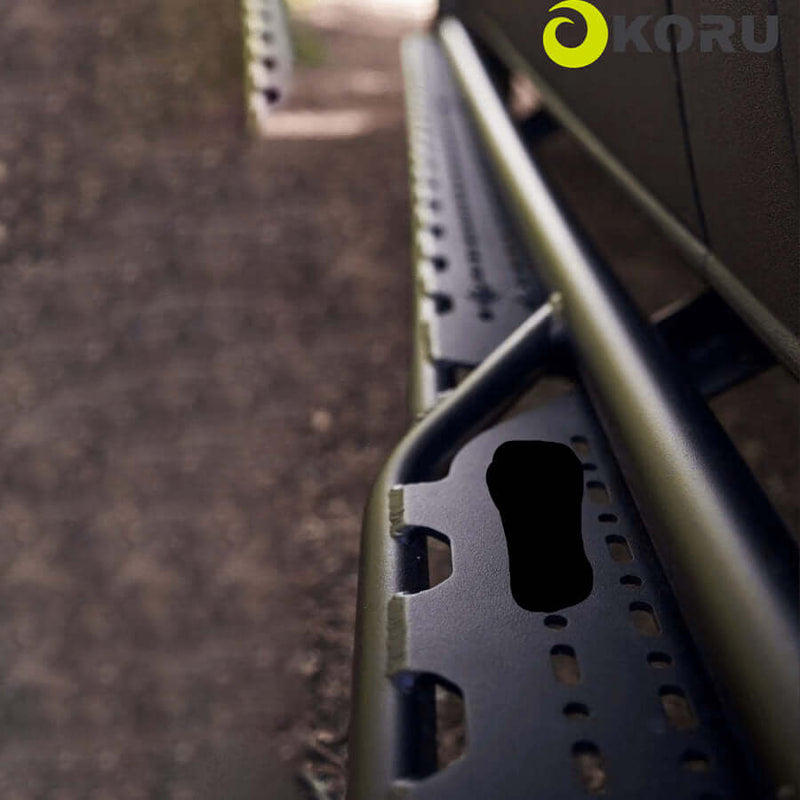 Kit pedane laterali L4 L5 di Koru, progettato per veicoli MAN TGE e Mercedes-Benz Sprinter.