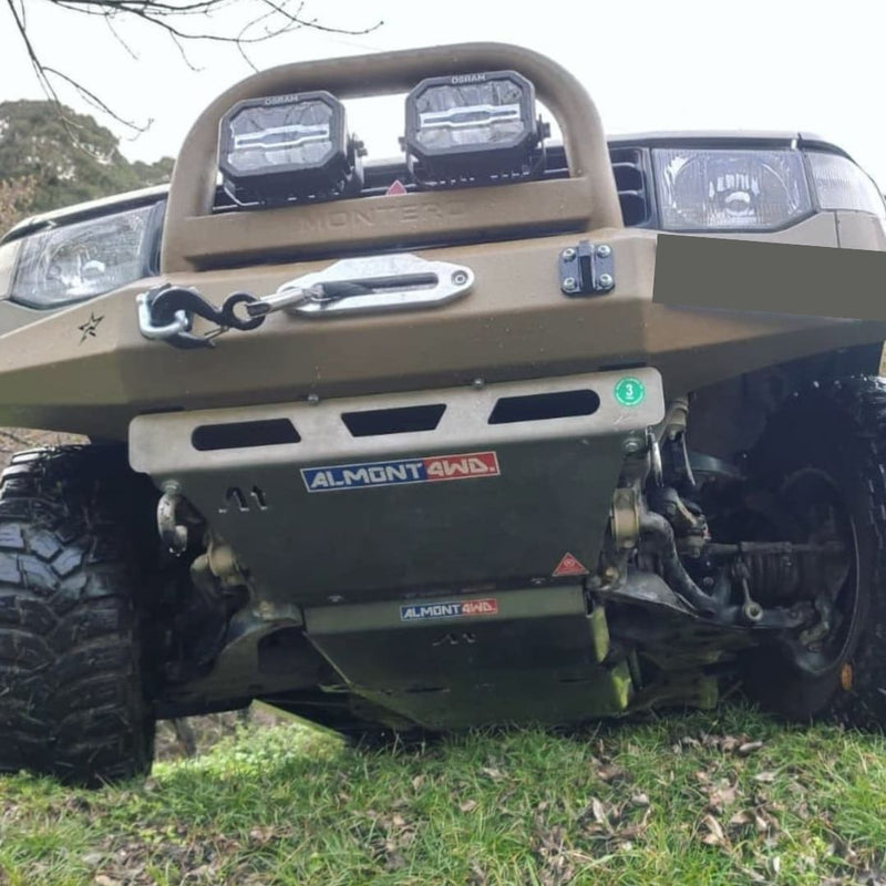 MITSUBISHI PAJERO V20-50   1992-98 198-Montero/Pajero II V20 Piastra paramotore anteriore del radiatore