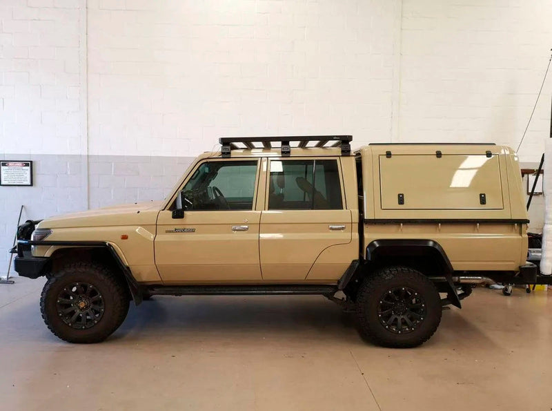 Hard top RSI SmartCap EVO LC Commercial montato su Toyota Land Cruiser 79 Double Cab, foto reale