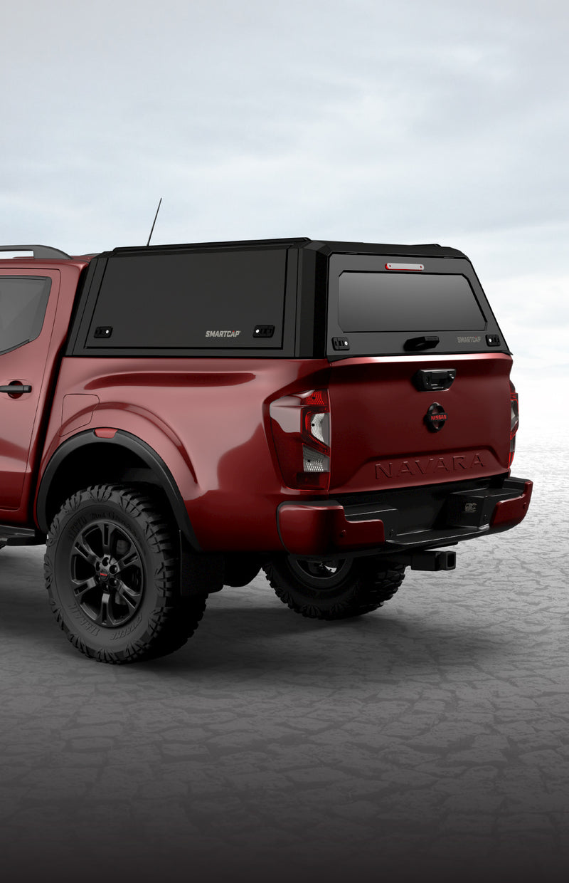 RSI SmartCap EVO su Nissan Navara rosso, vista posteriore
