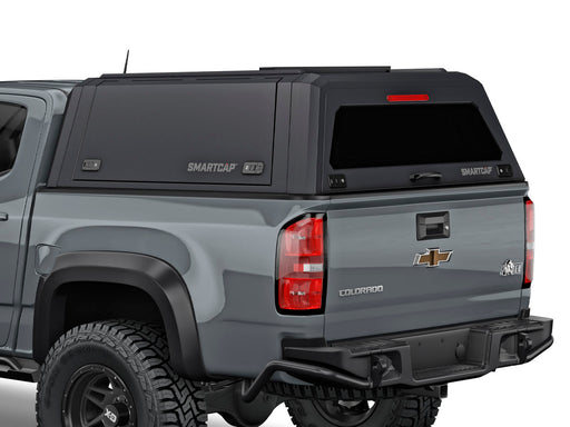 Hard top RSI SmartCap EVOa Adventure per Chevrolet Colorado / GMC Canyon 2015–2022 Extended Cab 6', vista posteriore 3/4 ravvicinata