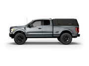 Hard top RSI SmartCap EVOa Adventure per Ford F-150 2015–2020 Standard Bed 6,5', vista laterale su sfondo bianco