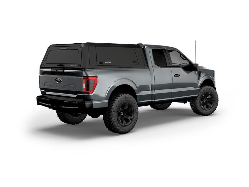 Hard top RSI SmartCap EVOa Adventure per Ford F-150 2015–2020 Standard Bed 6,5', vista posteriore 3/4 lato destro su sfondo bianco