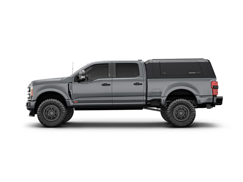 Hard top RSI SmartCap EVOa Adventure per Ford F-250 / F-350 Super Duty 2023+, vista laterale su sfondo bianco