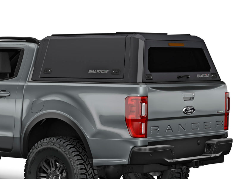 Hard top RSI SmartCap EVOa Adventure per Ford Ranger 2012–2022 Double Cab, vista posteriore 3/4 ravvicinata