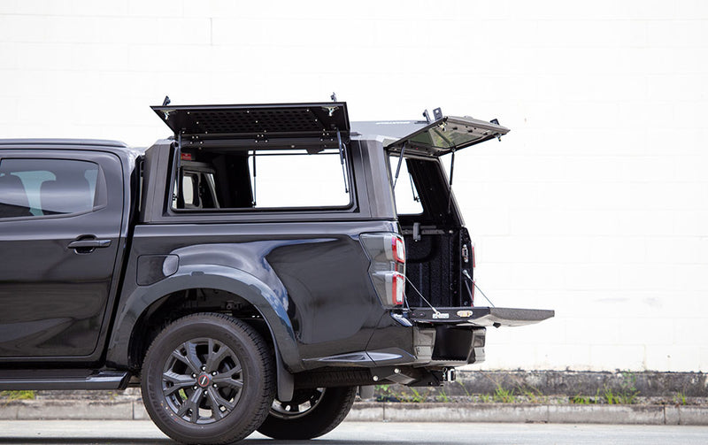 Hard top RSI SmartCap EVOa Adventure montato su Isuzu D-Max 2020+ Double Cab, foto reale