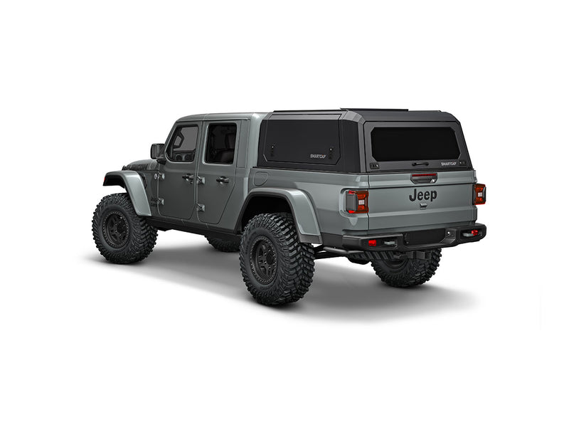 Hard top RSI SmartCap EVOa Adventure per Jeep Gladiator 2019+, vista posteriore 3/4 su sfondo bianco