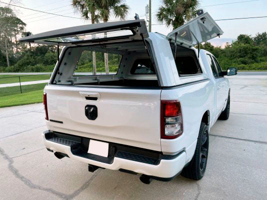 Hard top RSI SmartCap EVOa Adventure montato su RAM, foto reale
