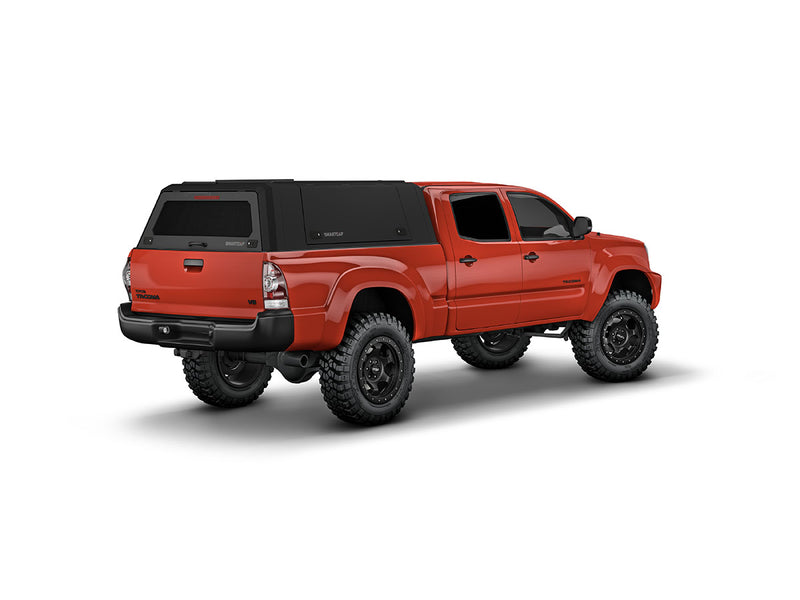 Hard top RSI SmartCap EVOa Adventure per Toyota Tacoma 2005–2015 Standard Bed 6', vista posteriore 3/4 lato destro su sfondo bianco