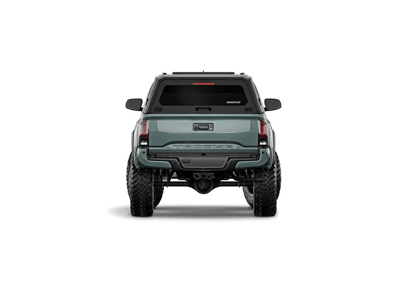 Hard top RSI SmartCap EVOa Adventure per Toyota Tacoma 2016–2023 Short Bed 5', vista posteriore su sfondo bianco
