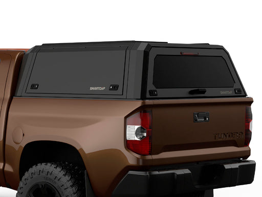 Hard top RSI SmartCap EVOa Adventure per Toyota Tundra 2007–2021 Short Bed 5,5', vista posteriore 3/4 ravvicinata