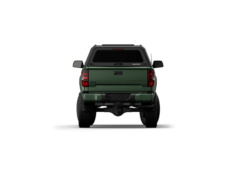 Hard top RSI SmartCap EVOa Adventure per Toyota Tundra 2007–2021 Standard Bed 6,5', vista posteriore su sfondo bianco