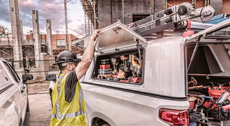 RSI SmartCap EVOc Commercial con attrezzatura da lavoro nel portello