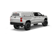 Hard top RSI SmartCap EVOc Commercial per Chevrolet Silverado / GMC Sierra 1500 2019+ Standard Bed 6,5', vista posteriore 3/4 lato destro su sfondo bianco