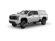 Hard top RSI SmartCap EVOc Commercial per Chevrolet Silverado / GMC Sierra 2500/3500 HD 2020+, vista anteriore 3/4 su sfondo bianco