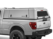 Hard top RSI SmartCap EVOc Commercial per Ford F-150 2021+ Standard Bed 6,5', vista posteriore 3/4 ravvicinata