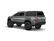 Hard top RSI SmartCap EVOc Commercial per Ford Ranger 2012–2022 Double Cab, vista posteriore 3/4 su sfondo bianco
