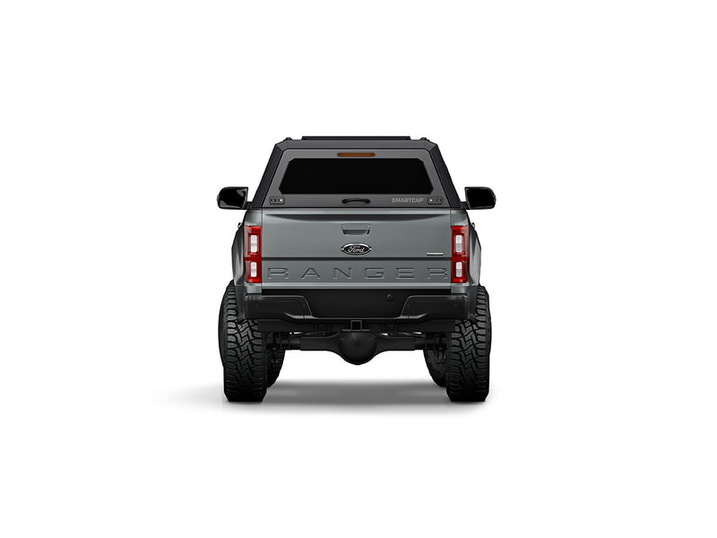 Hard top RSI SmartCap EVOc Commercial per Ford Ranger 2012–2022 Double Cab, vista posteriore su sfondo bianco