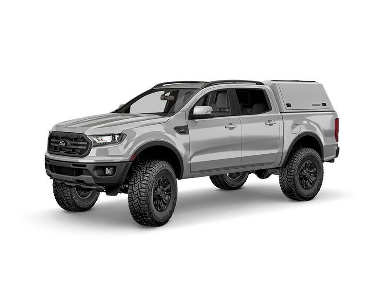 Hard top RSI SmartCap EVOc Commercial per Ford Ranger 2012–2022 Double Cab, vista anteriore 3/4 su sfondo bianco