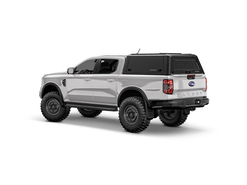 Hard top RSI SmartCap EVOc Commercial per Ford Ranger 2023+ Double Cab, vista posteriore 3/4 su sfondo bianco