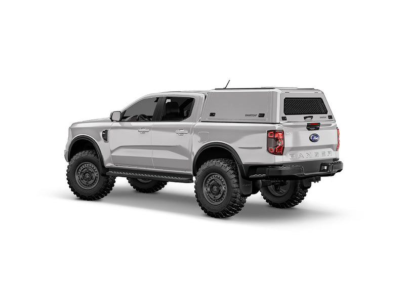Hard top RSI SmartCap EVOc Commercial per Ford Ranger 2023+ Double Cab, vista posteriore 3/4 su sfondo bianco