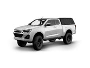 Hard top RSI SmartCap EVOc Commercial per Isuzu D-Max 2019+ Extended Cab, vista anteriore 3/4 su sfondo bianco