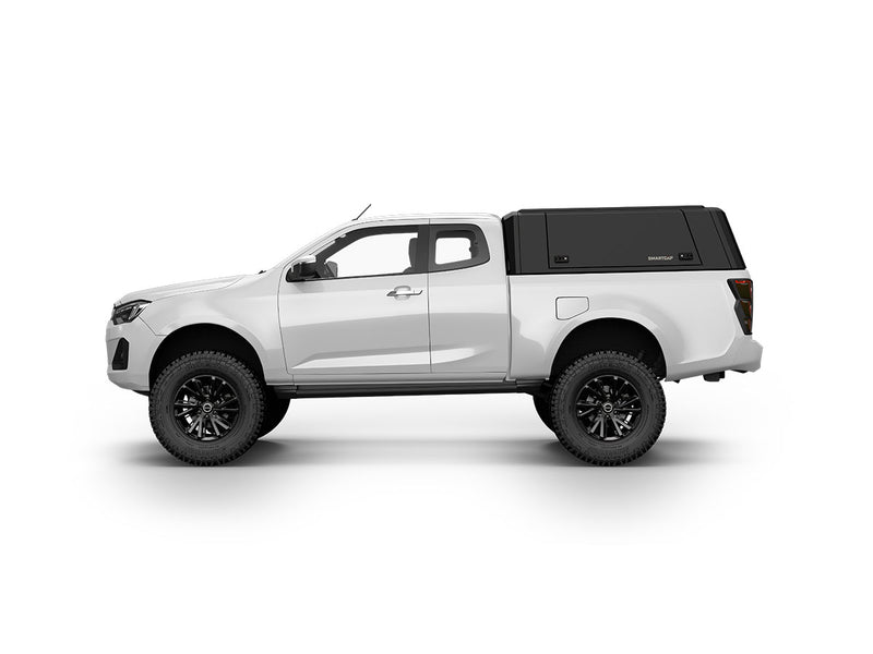 Hard top RSI SmartCap EVOc Commercial per Isuzu D-Max 2019+ Extended Cab, vista laterale su sfondo bianco