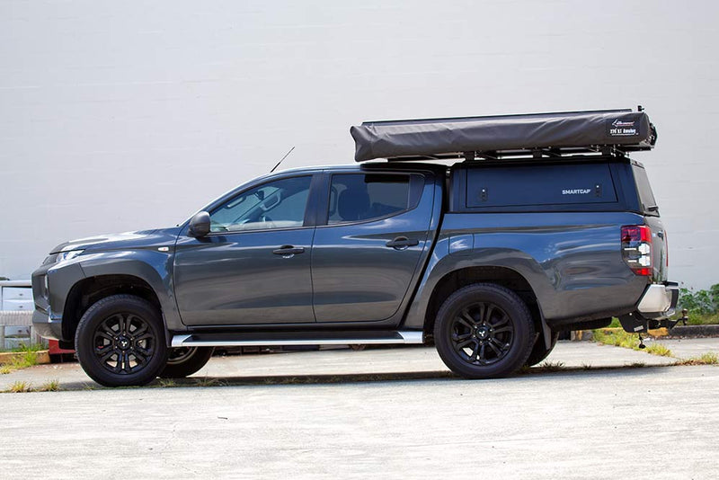 Hard top RSI SmartCap EVOc Commercial montato su Mitsubishi L200 / Triton 2016–2024 Double Cab, foto reale