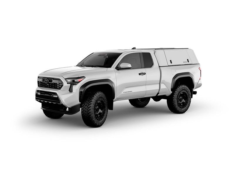 Hard top RSI SmartCap EVOc Commercial per Toyota Tacoma 2024+ Standard Bed 6', vista anteriore 3/4 su sfondo bianco