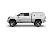 Hard top RSI SmartCap EVOc Commercial per Toyota Tundra 2007–2021 Standard Bed 6,5', vista laterale su sfondo bianco