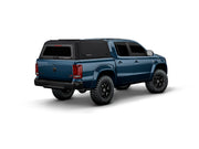 Hard top RSI SmartCap EVOc Commercial per Volkswagen Amarok 2010–2022 Double Cab, vista posteriore 3/4 lato destro su sfondo bianco