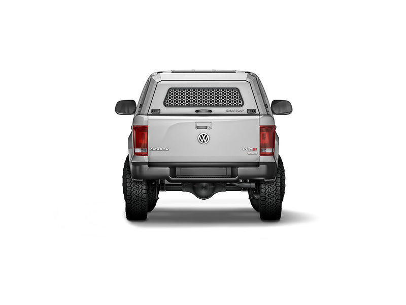Hard top RSI SmartCap EVOc Commercial per Volkswagen Amarok 2010–2022 Double Cab, vista posteriore su sfondo bianco
