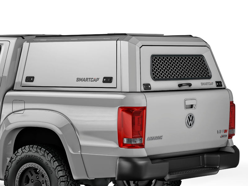 Hard top RSI SmartCap EVOc Commercial per Volkswagen Amarok 2010–2022 Double Cab, vista posteriore 3/4 ravvicinata
