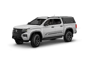 Hard top RSI SmartCap EVOc Commercial per Volkswagen Amarok 2023+ Double Cab, vista anteriore 3/4 su sfondo bianco