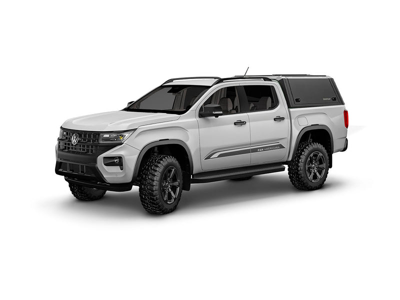Hard top RSI SmartCap EVOc Commercial per Volkswagen Amarok 2023+ Double Cab, vista anteriore 3/4 su sfondo bianco