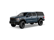 Hard top RSI SmartCap EVOd Defender per Ford F-150 2021+ Short Bed 5,5', vista anteriore 3/4 su sfondo bianco
