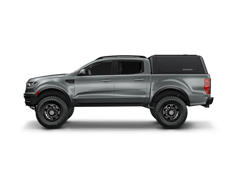 Hard top RSI SmartCap EVOd Defender per Ford Ranger 2012–2022 Double Cab, vista laterale su sfondo bianco