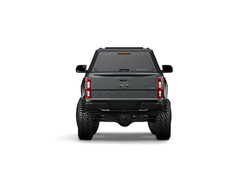 Hard top RSI SmartCap EVOd Defender per Ford Ranger 2012–2022 Double Cab, vista posteriore su sfondo bianco