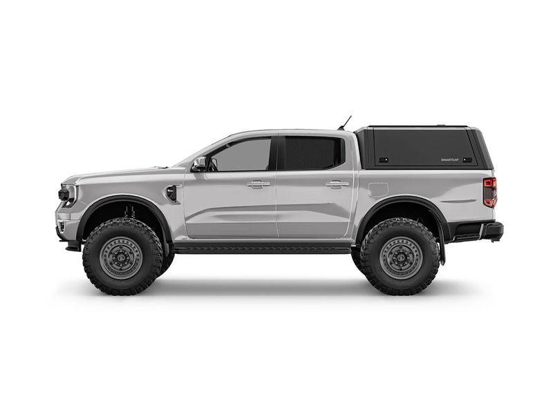 Hard top RSI SmartCap EVOd Defender per Ford Ranger 2023+ Double Cab, vista laterale su sfondo bianco