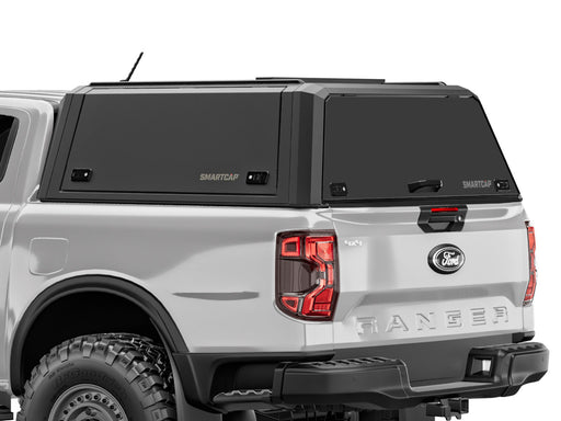 Hard top RSI SmartCap EVOd Defender per Ford Ranger 2023+ Double Cab, vista posteriore 3/4 ravvicinata