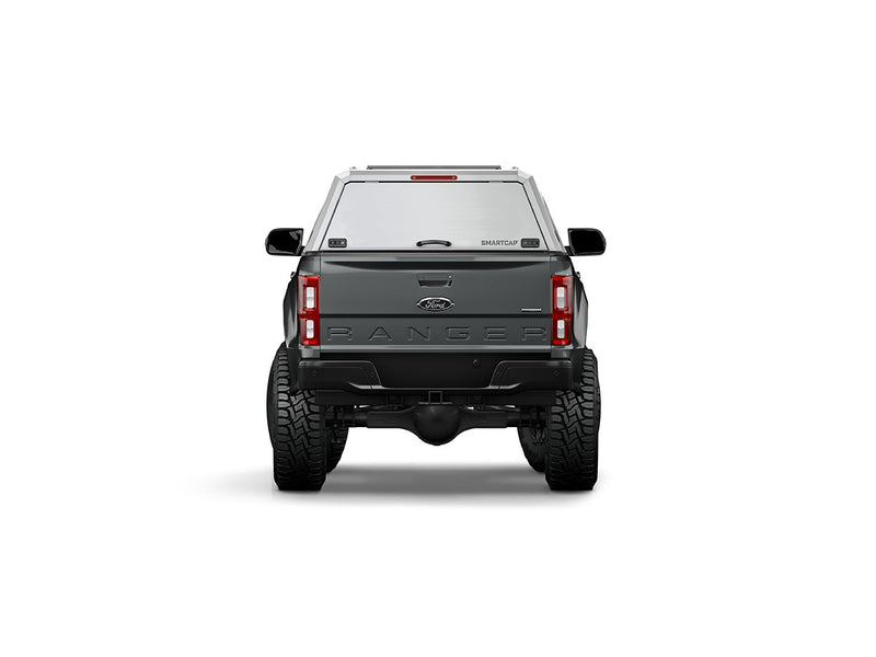 Hard top RSI SmartCap EVOd Defender per Ford Ranger 2023+ Double Cab, vista posteriore su sfondo bianco