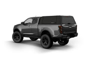 Hard top RSI SmartCap EVOd Defender per Isuzu D-Max 2019+ Extended Cab, vista posteriore 3/4 su sfondo bianco