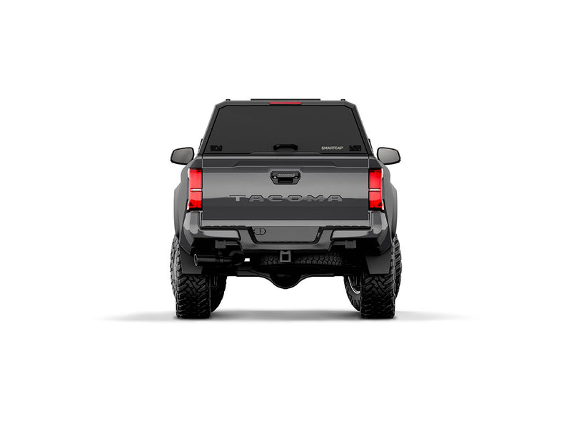 Hard top RSI SmartCap EVOd Defender per Toyota Tacoma 2024+ Standard Bed 6', vista posteriore su sfondo bianco