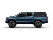 Hard top RSI SmartCap EVOd Defender per Volkswagen Amarok 2010–2022 Double Cab, vista laterale su sfondo bianco