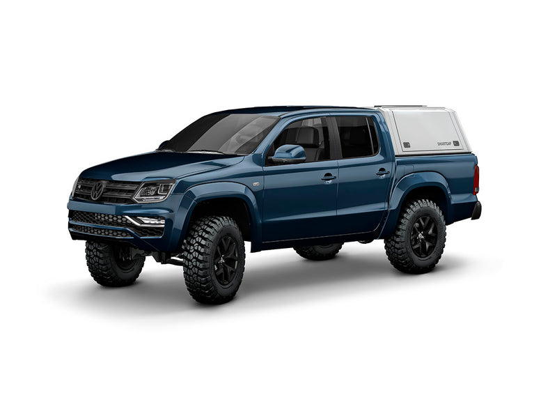 Hard top RSI SmartCap EVOd Defender per Volkswagen Amarok 2010–2022 Double Cab, vista anteriore 3/4 su sfondo bianco