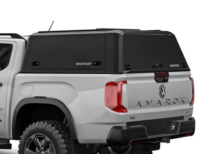 Hard top RSI SmartCap EVOd Defender per Volkswagen Amarok 2023+ Double Cab, vista posteriore 3/4 ravvicinata